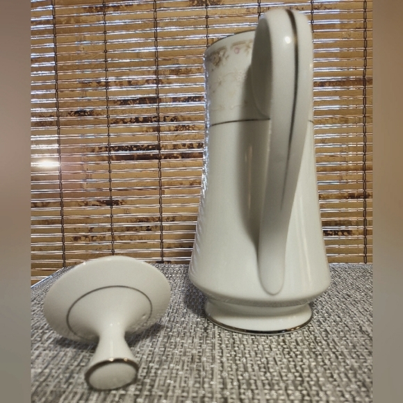 Royal Prestige Chelsea Lidded Coffee/Tea Pot #4212 - Picture 4 of 7